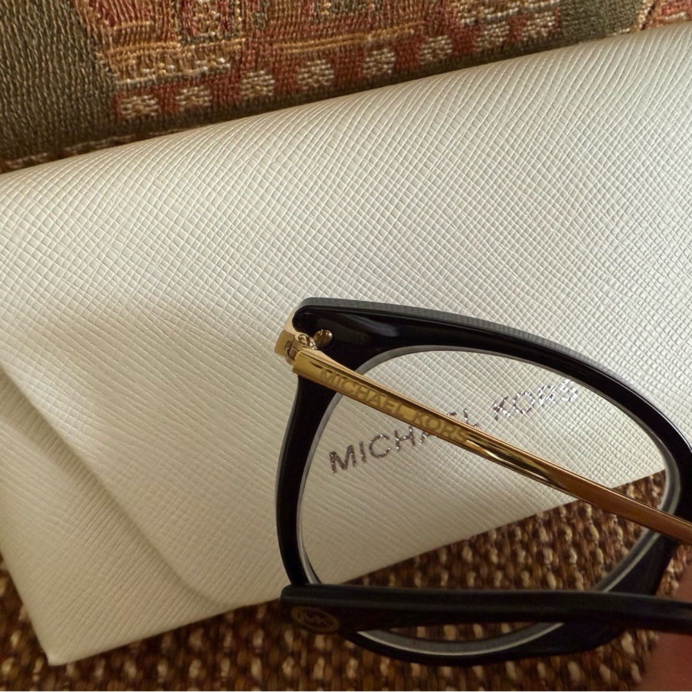 ✅Michael Kors - Westport Black Polished Eyeglasses MK4106U! - Picture 10 of 16